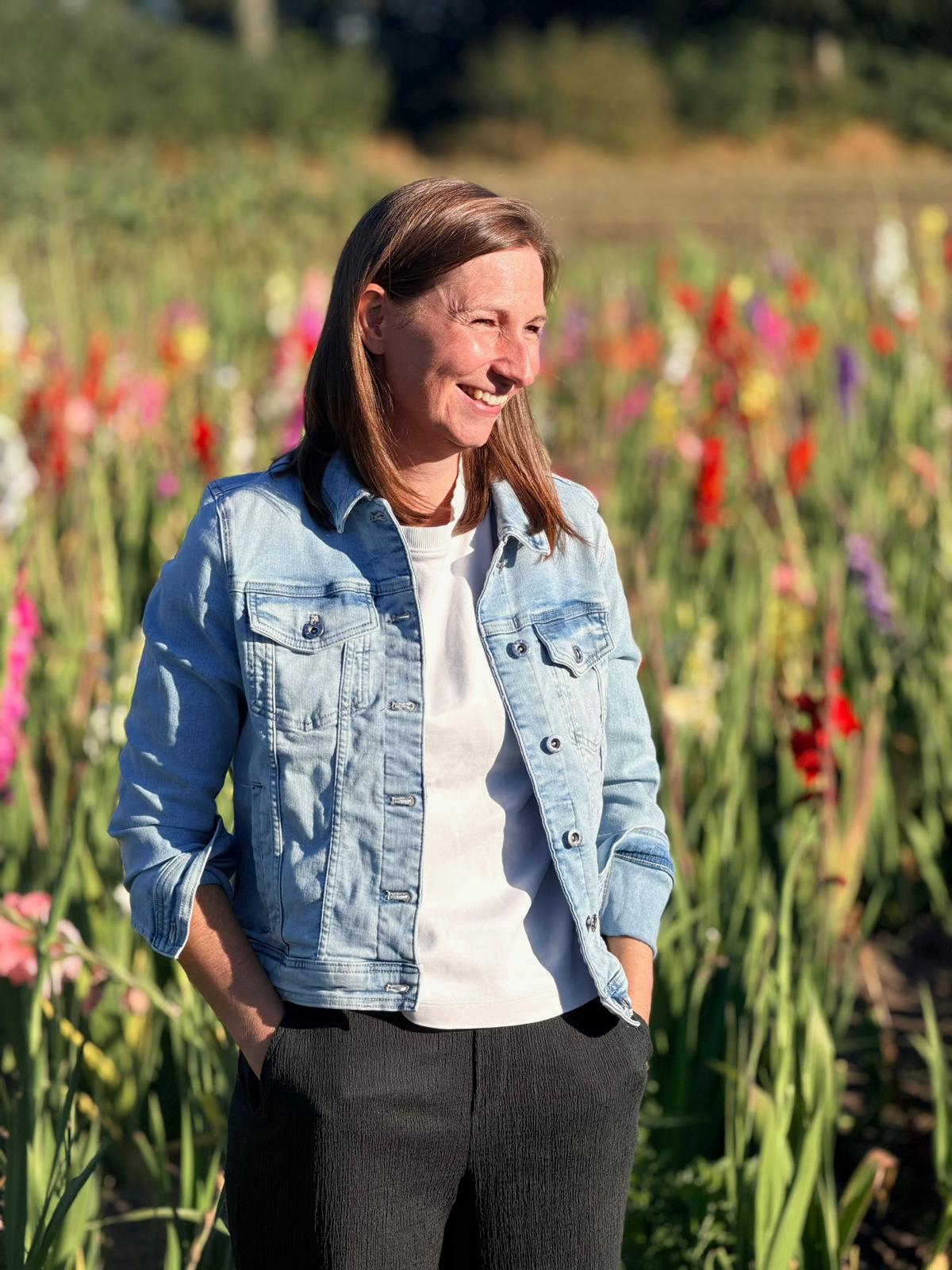 Ricarda Kruse mit Blick zum Zitat