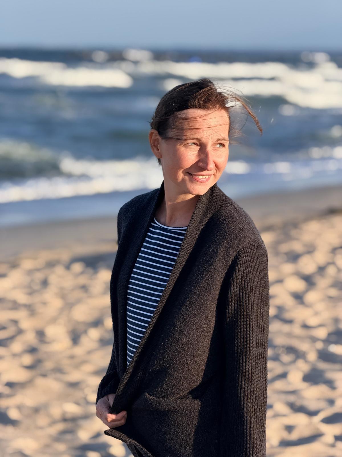 Ricarda Kruse mit Blick aufs Meer